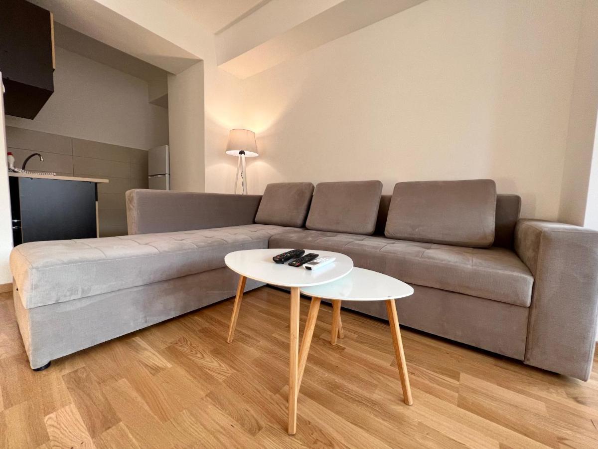 Sara'S Apartment Cozy And Close To Center With Private Parking Skopje Exterior foto