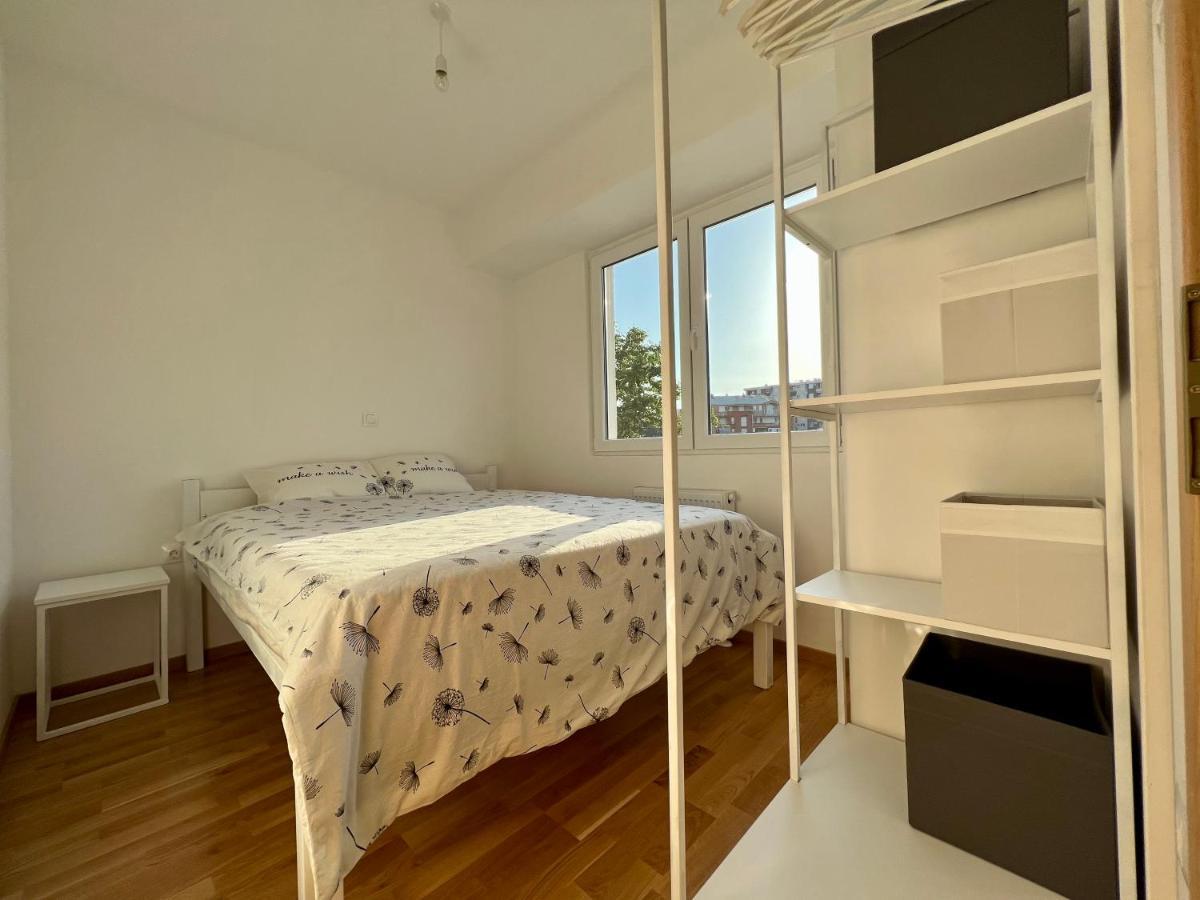 Sara'S Apartment Cozy And Close To Center With Private Parking Skopje Exterior foto